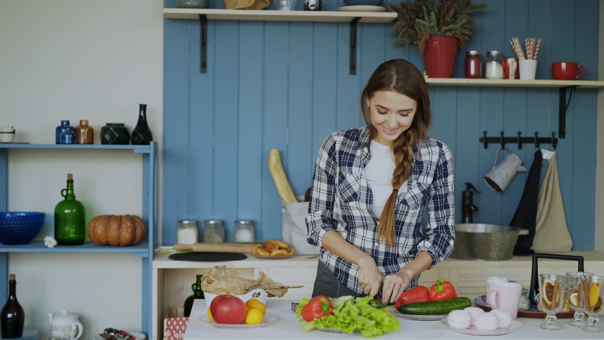 Fresh vegetable salad preparation